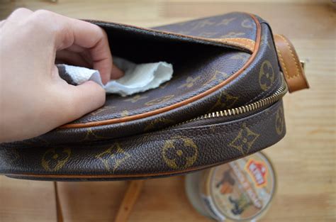 how to clean louis vuitton canvas|does louis vuitton clean bags.